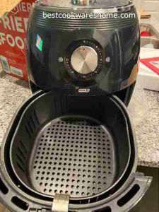 Dash Deluxe Electric Air Fryer..